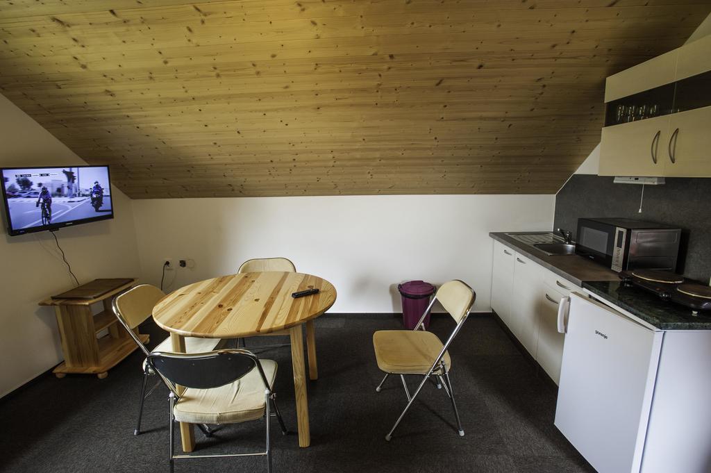 Penzion A Apartmany Skipark Hrabesice Krasne Ngoại thất bức ảnh
